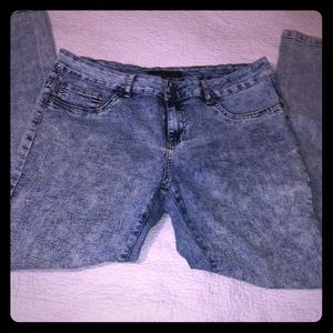 Acid wash skinny jeans